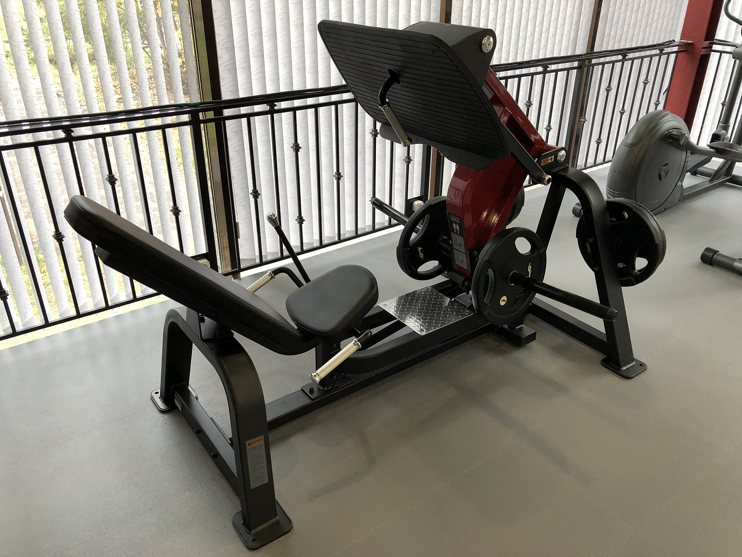 Фитнес-клуб "LOFT FITNESS"